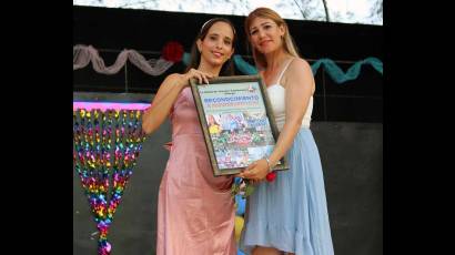 Maylén y los pequeños artistas