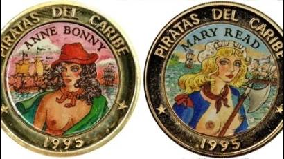Anverso de dos monedas de oro cubanas de cincuenta pesos con las imágenes de Anne Bonny y Mary Read, respectivamente.
