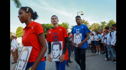 Pueblo cubano rinde tributo a víctimas del Crimen de Barbados