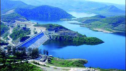 El Trasvase Este-Oeste, obra que mediante cientos de kilómetros de túneles, canales y puentes-canales hace del agua un recurso de todos en la provincia holguinera.