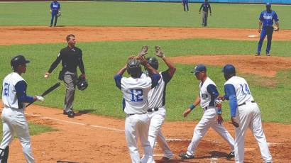 Contra todo pronóstico, el equipo holguinero barrió a Industriales en el Calixto García.