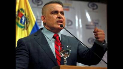 Fiscal Tarek William Saab pide prohibir a Juan Guaidó salir de Venezuela y congelar sus cuentas