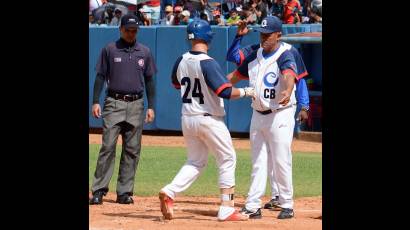 Toros de Camagüey se mantienen en la cima del torneo