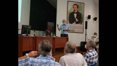 Díaz-Canel visita centros científicos de La Habana