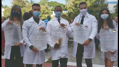 Los nuevos profesionales de las Ciencias Médicas ratifican su compromiso de mantener la vocación humanista de la medicina cubana.