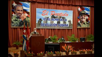 El Presidente de la República, Miguel Díaz-Canel Bermúdez, durante un intercambio con las principales autoridades de Guantánamo