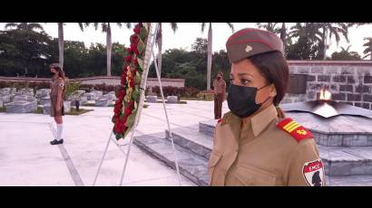 Guardia de Honor de los estudiantes de la Escuela Militar Camilo Cienfuegos