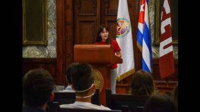 Karla Rodríguez Santana, presidenta de la FEU, en el acto de celebración del Día Internacional del Estudiante, realizado en el Aula Magna de la Universidad de La Habana