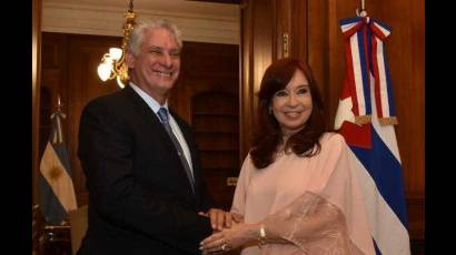 El Presidente cubano, Miguel Díaz-Canel Bermúdez, y la vice presidenta argentina Cristina Fernández.