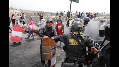 Protesta contra el gobierno y el Congreso de Perú, en Arequipa