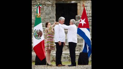 Miguel Díaz-Canel Bermúdez, recibió en Campeche la Condecoración de la Orden Mexicana del Águila Azteca, en grado de Collar, de manos del presidente de los Estados Unidos Mexicanos, Andrés Manuel López Obrador.