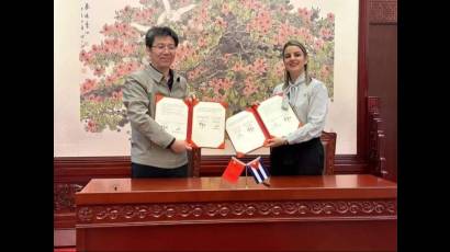 Juventudes de Cuba y China firman acuerdo de cooperación.
