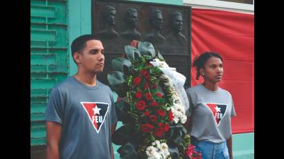 Estudiantes rinden tributo a los mártires de Humboldt 7