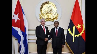 El presidente de Cuba fue recibido oficialmente por el Jefe de Estado de Angola, João Lourenço