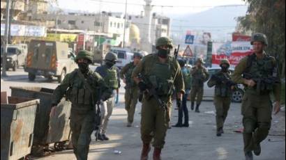 Soldados israelies en la Cisjordania ocupada