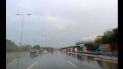 Fuertes lluvias en La Habana esta madrugada y en la mañana