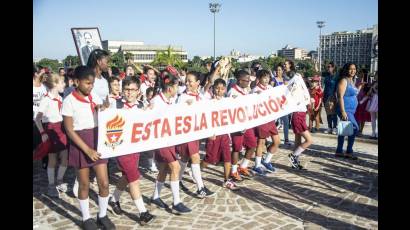 Desfile pioneril martiano en la Plaza de la Revolución