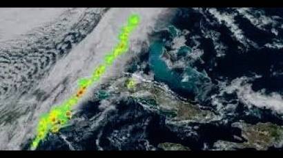 Extensa área de nublados prefrontales con chubascos, lluvias y tormentas eléctricas afectará a occidente de Cuba