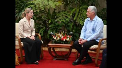 Díaz-Canel intercambió con presidenta del PT-Brasil