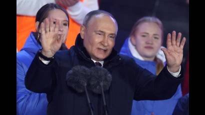 Contundente victoria electoral de Putin consolida el paso de Rusia