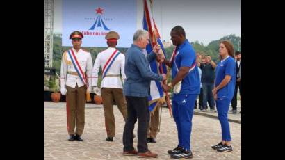 Abanderada delegación cubana a los juegos olímpicos y paralímpicos