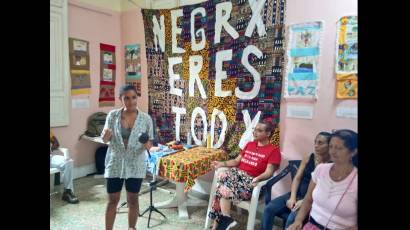 Conducido por la puertorriqueña L'Orangelis Thomas Negron, el taller de Arte y Sanación «NegrxCentradx, abundó sobre empoderamiento femenino y bienestar a través del movimiento