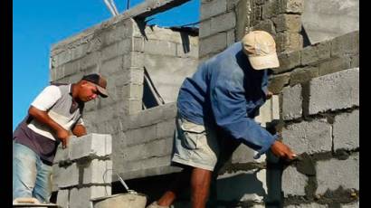 El programa de construcción de viviendas.