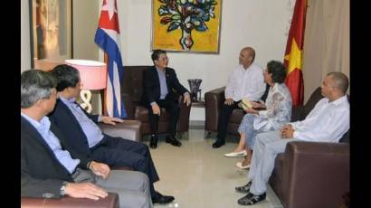 Visita Cuba delegación parlamentaria vietnamita