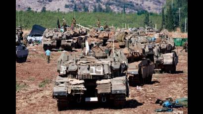 Tanques israelíes en el sur del Líbano