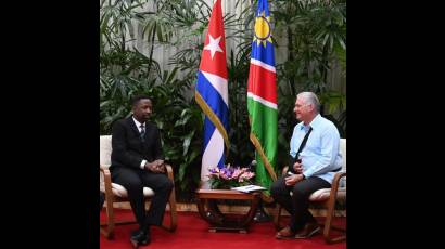 Encuentro de Miguel Díaz-Canel con Lukas Sinimbo Muha, presidente del Consejo Nacional de la República de Namibia