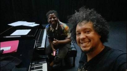 A dos pianos: el jazz de Cuba en Colombia