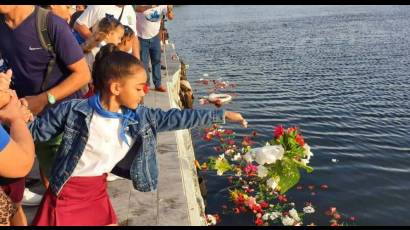 Homenaje en Isla de la Juventud al Comandante Camilo Cienfuegos.