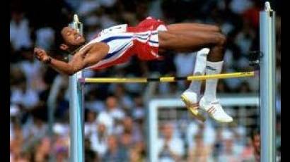 Javier Sotomayor ostenta el récord mundial de salto alto