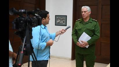 El Presidente cubano dialoga con la prensa