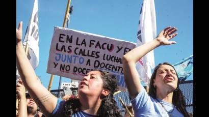 Los estudiantes de las facultades de Filosofía y Letras, y de Sicología de la Universidad de Buenos Aires (UBA) fueron los primeros en pronunciarse