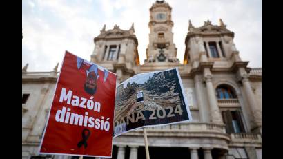 La inoperancia de las autoridades peninsulares ante la catástrofe natural ha provocado la indignación de la ciudadanía valenciana