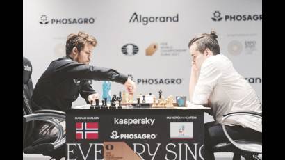 Carlsen y Nepomniachtchi