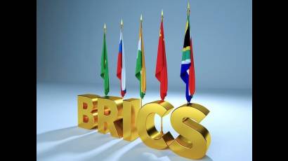 La expansión y el fortalecimiento ahora del grupo Brics, integrado inicialmente por Brasil, Rusia, India y China, luego Sudáfrica, y posteriormente por otros países que se han sumado, constituye una buena señal para recibir este 2025