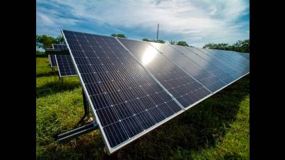 Parques solares:  gran batalla por reducir  déficit de electricidad