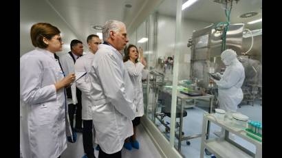 En su segunda jornada de actividades en San Petersburgo, el Presidente Díaz-Canel continuó la visita a centros científicos vinculados a una de las áreas estratégicas de Cuba