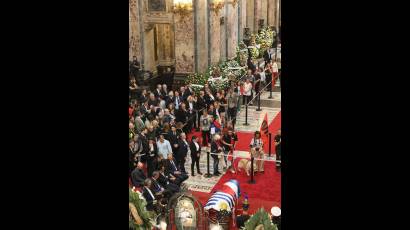El velatorio ocurre en el Salón de los Pasos Perdidos del Palacio Legislativo