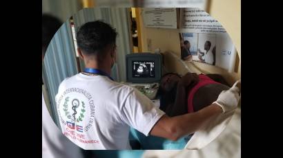 Nuestros médicos brindan sus conocimientos y servicios de manera libre