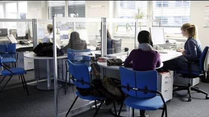 Los puestos de trabajo con mayor riesgo de automatización representan el 9,6 por ciento del empleo femenino en los países de mayores ingresos