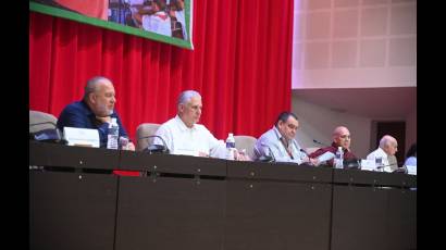 Presidente de Cuba participa en clausura del Congreso de la ANAP