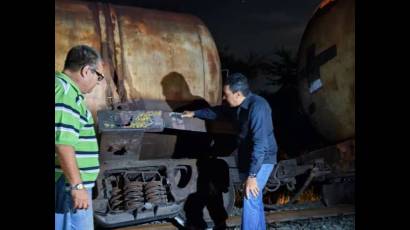 El ministro de Transporte, Eduardo Rodríguez Dávila, evalúa las afectaciones provocadas por el accidente