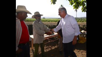 Al municipio holguinero de Frank País llegó este viernes el Presidente Miguel Díaz-Canel