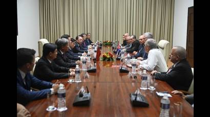 Recibimiento de Miguel Díaz-Canel al miembro del Buró Político del Partido Comunista de Vietnam, Nguyen Xuan Thang