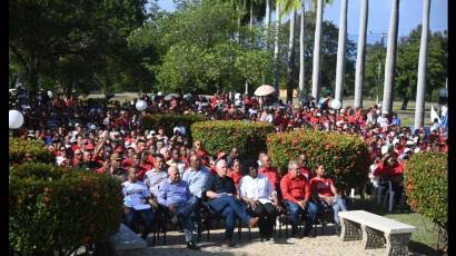 Conmemoración por el aniversario 68 del combate en el Uvero