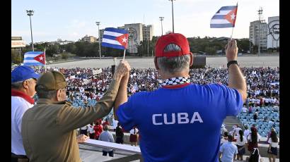 Junto a Raúl y Díaz-Canel, el pueblo habanero ratificó que la Revolución sigue firme