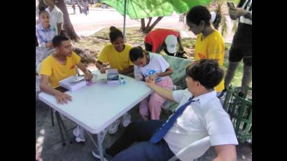 Jóvenes promotores de salud en Isla de la Juventud
